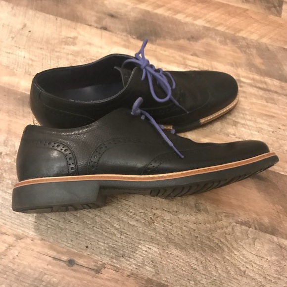 Cole Haan shoes. - Picture 2 of 4